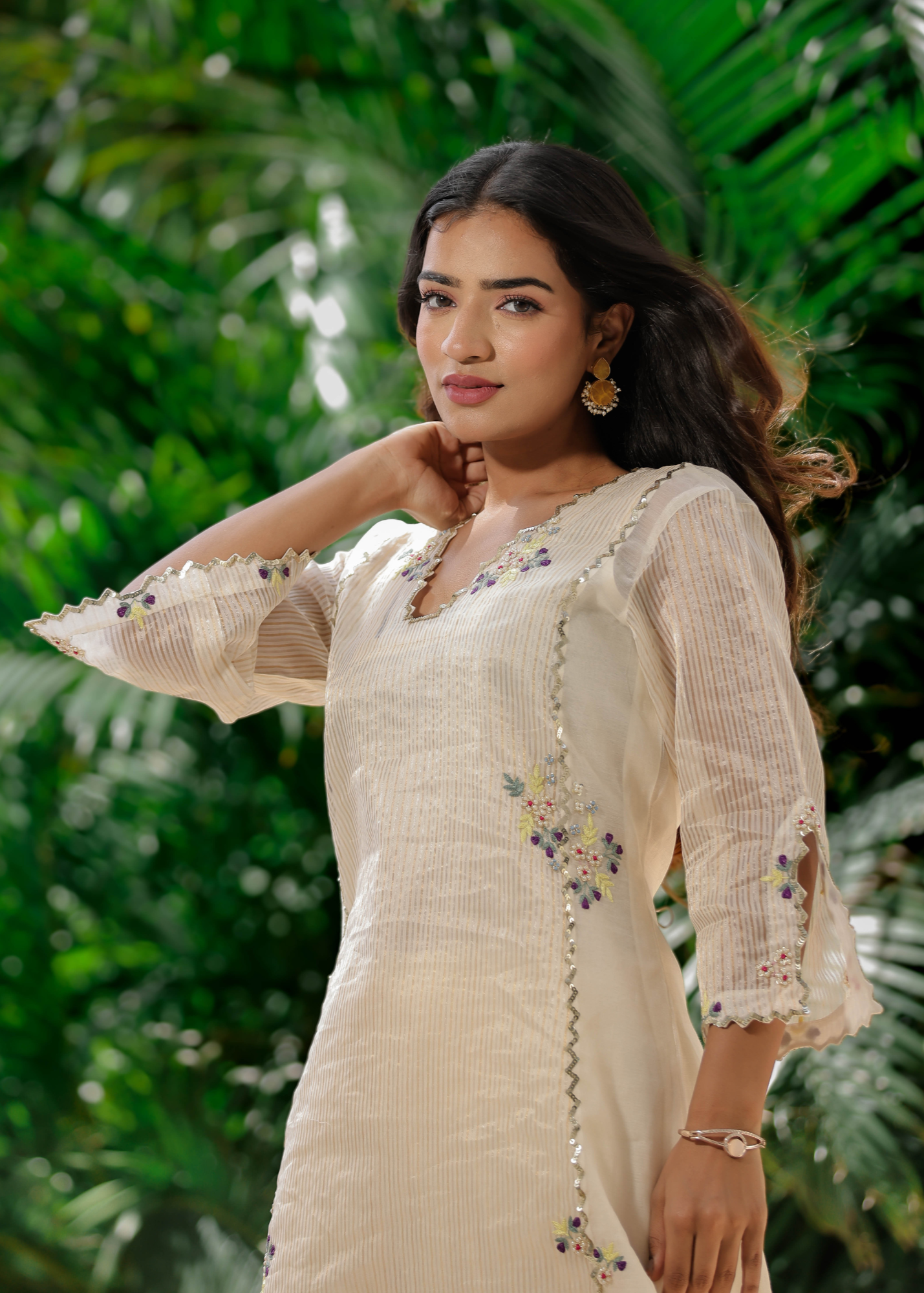 Ivory Zari Sitaara Short Kurta Set